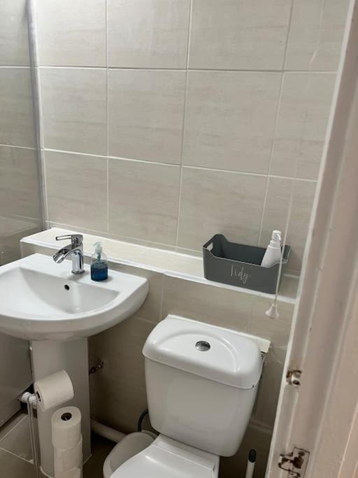 2 Bed Solihull Near Nec Airport, Jlr, Resort Wrld Kültér fotó