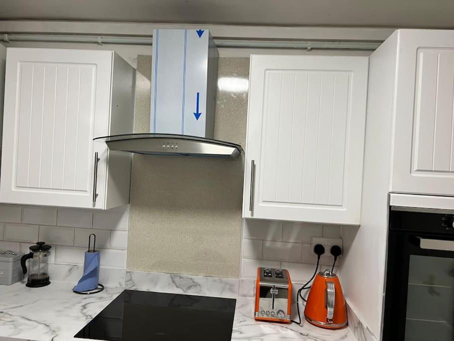 2 Bed Solihull Near Nec Airport, Jlr, Resort Wrld Kültér fotó