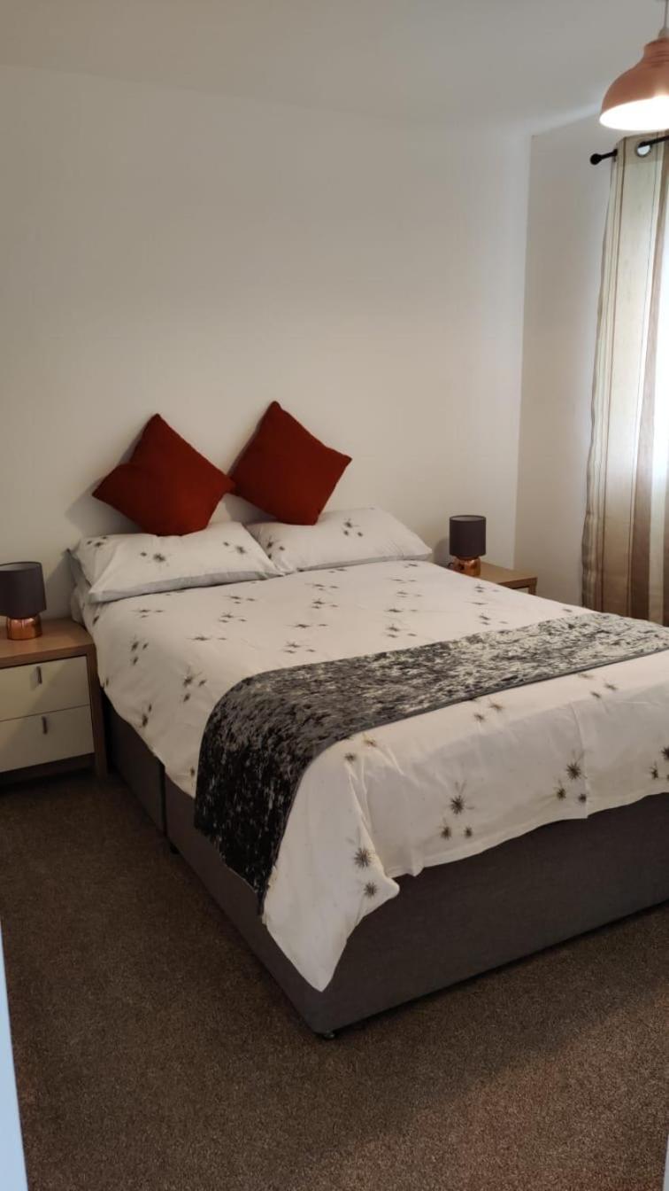 2 Bed Solihull Near Nec Airport, Jlr, Resort Wrld Kültér fotó