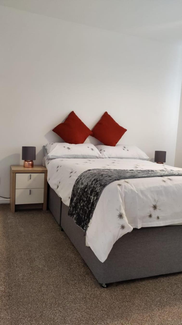 2 Bed Solihull Near Nec Airport, Jlr, Resort Wrld Kültér fotó